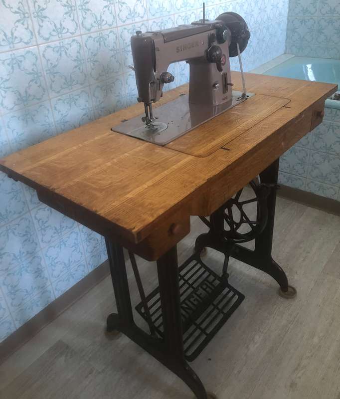 Singer Manual Vintage sewing machine