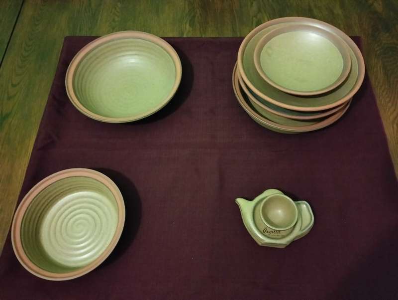 Argilla Pottery Set x 16