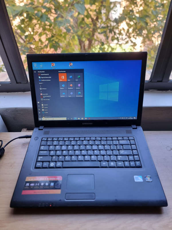 SAMSUNG R519 LAPTOP DUAL CORE 4GB RAM 500GB