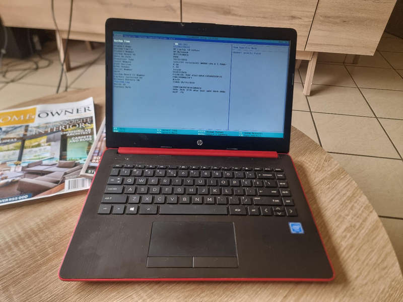HP 14  LAPTOP INTEL CELERON 8GB  RAM500GB