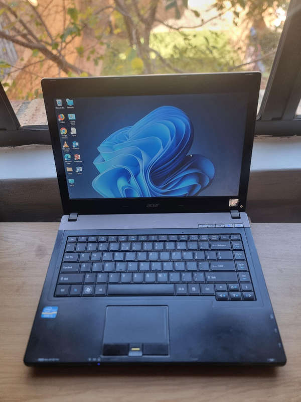 CORE I5 ACER TRAVELMATE P643 SERIES 8GB  RAM500GB
