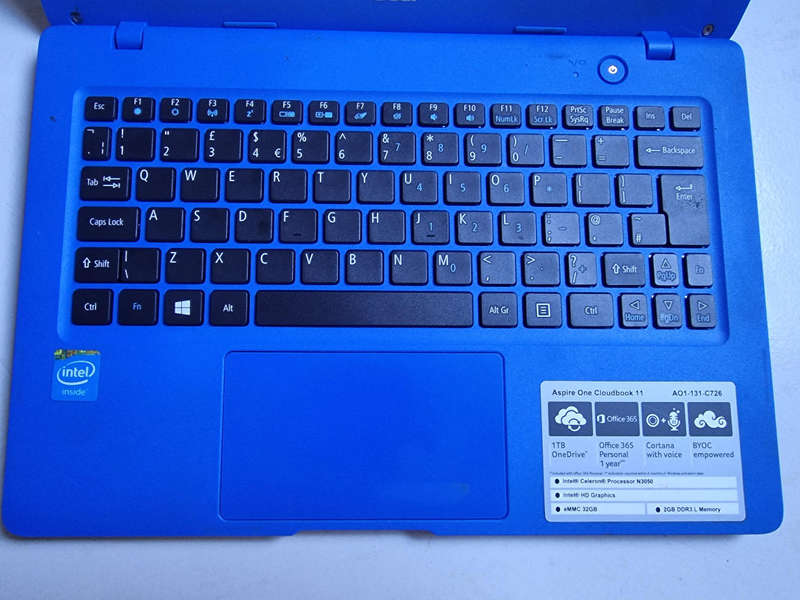 ACER ASPIRE ONE CLOUDBOOK 11 2GB RAM 32GB STORAGE 11INCH  screen