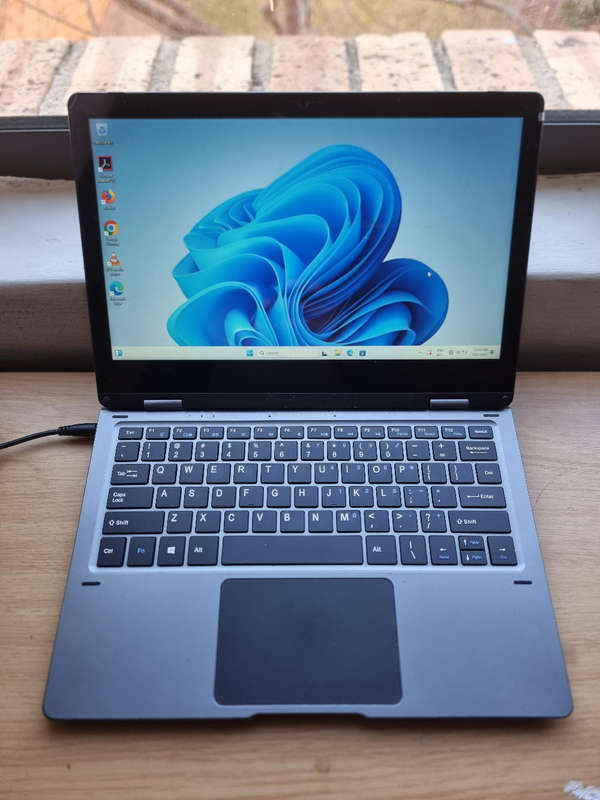11INCH TOUCHSCREEN MECER MINI FUNDI  YA11Q1 NOTEBOOK  FOLDABLE 4GB RAM 64GB SSD