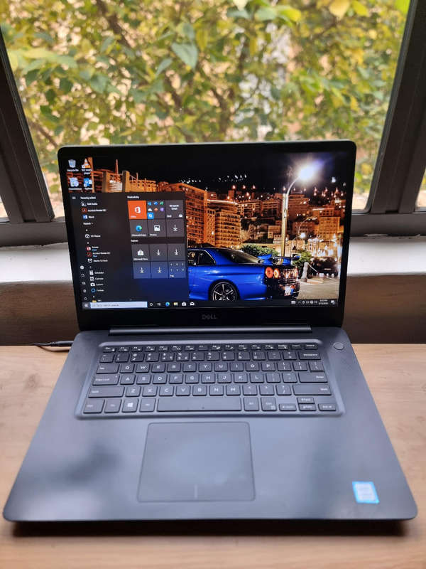 8TH GEN CORE I5 DELL VOSTRO 5581  16GB  RAM 256NVME