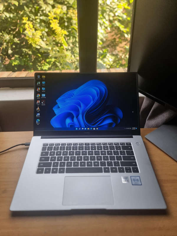 10th gen core i3 huawei matebook d15 laptop 8gb ram512NVME 15 6inch fhd