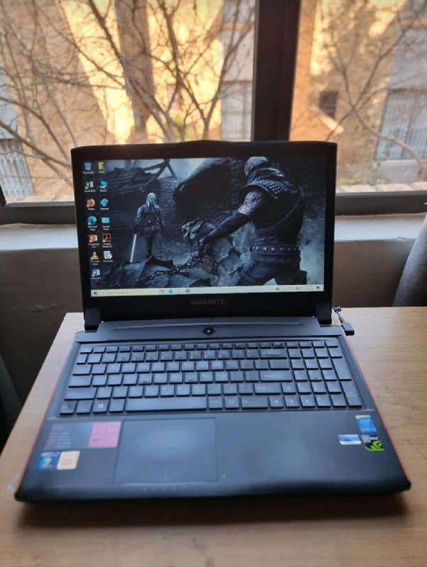 5TH GEN GAMING CORE I7 GIGABYTE P55 LAPTOP 8GB   RAM 256SSD