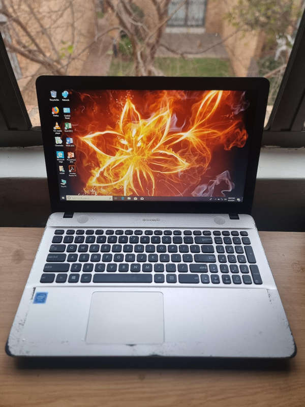 ASUS VIVOBOOK MAX LAPTOP INTEL CELERON 2GB  RAM500GB