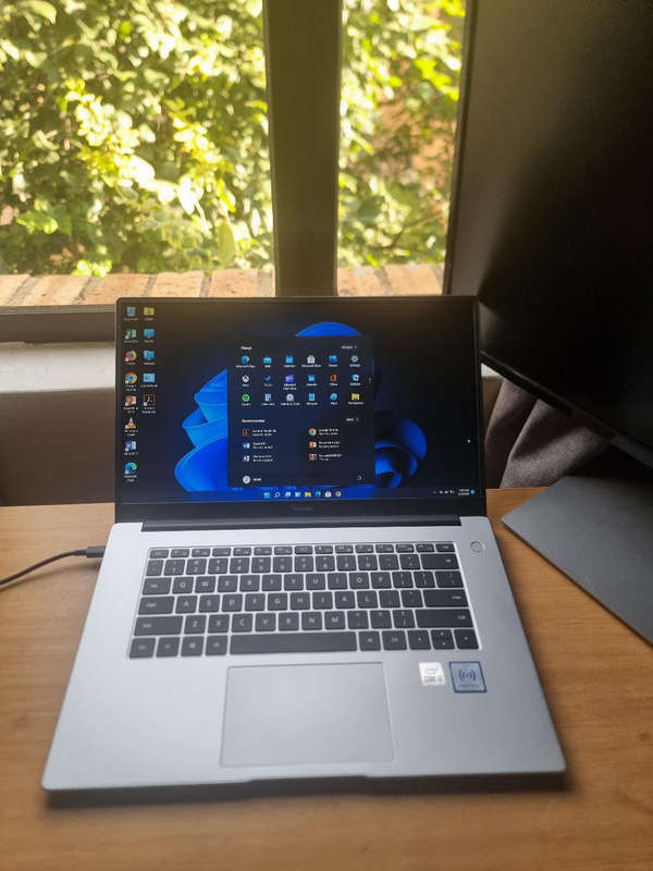 10th gen core i3 huawei matebook d15 laptop 8gb ram512nvme
