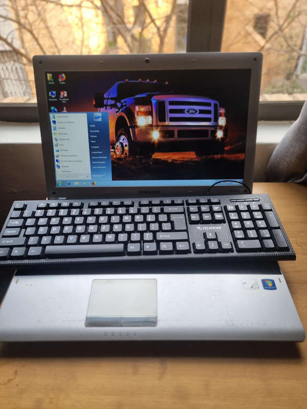 SAMSUNG RV511 LAPTOP INTEL PENTIUM 4GB RAM 250GB