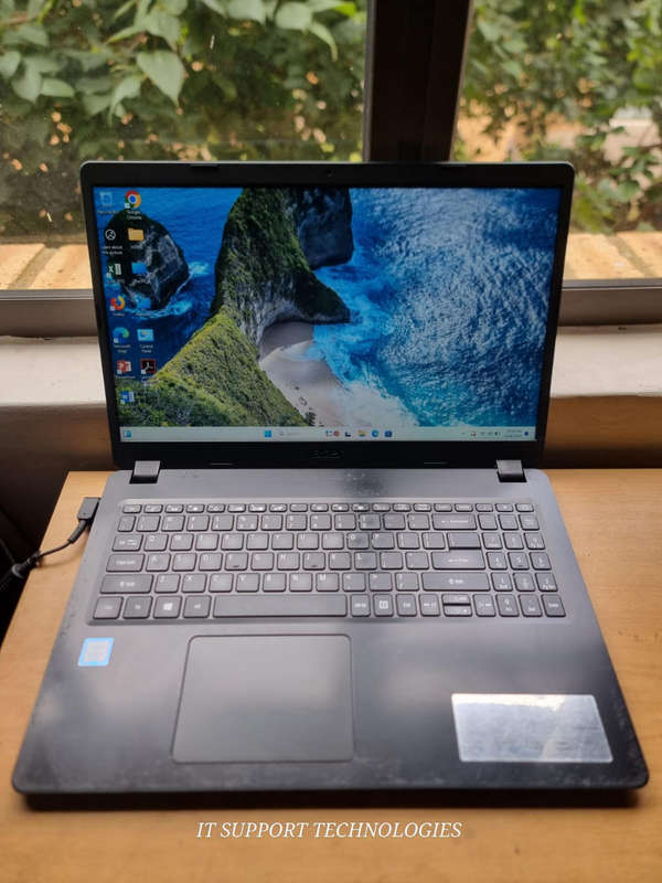 8TH GEN CORE I3 ACER ASPIRE 3 LAPTOP   8gb RAM  500GB HARD