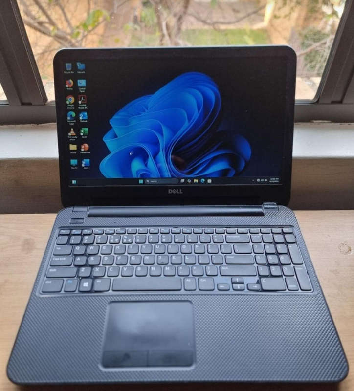 DELL INSPIRON 3521 LAPTOP INTEL CELERON 8GB RAM 500GB