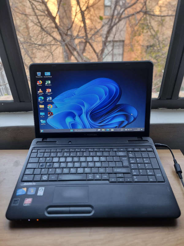 CORE i3 TOSHIBA SATELLITE L660 LAPTOP 8GB  RAM