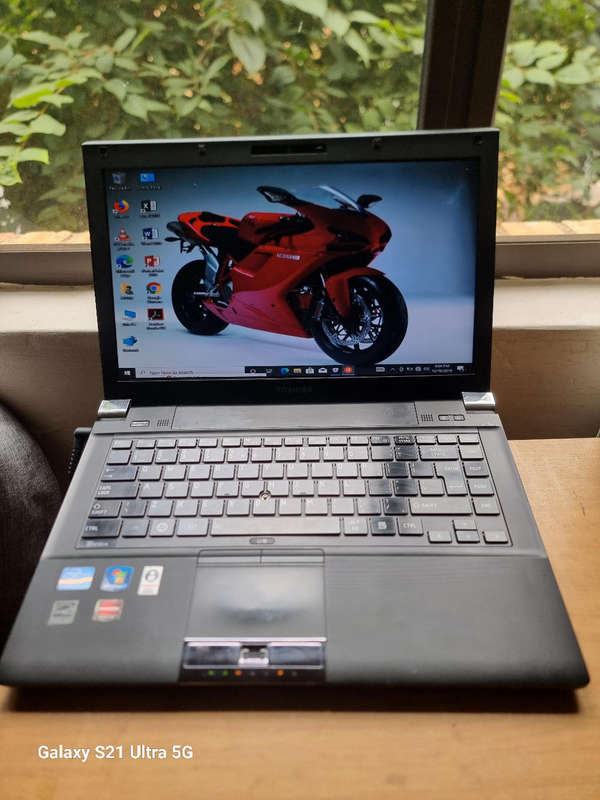 CORE I5 TOSHIBA TECRA LAPTOP 8GB  RAM500GB