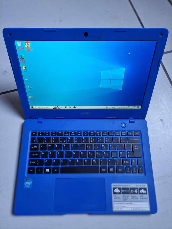 ACER ASPIRE ONE CLOUDBOOK 11 2GB RAM 32GB