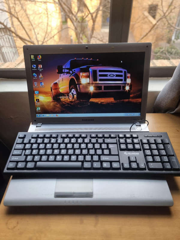 SAMSUNG RV511 LAPTOP INTEL PENTIUM CPU 4GB RAM 250GB HARD DRIVE 15.6INCH