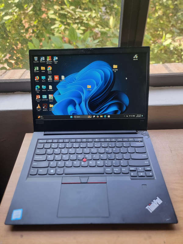 8TH GEN CORE I5 LENOVO THINKPAD E490 LAPTOP 8GB  DDR4 RAM256NVME 14INCH