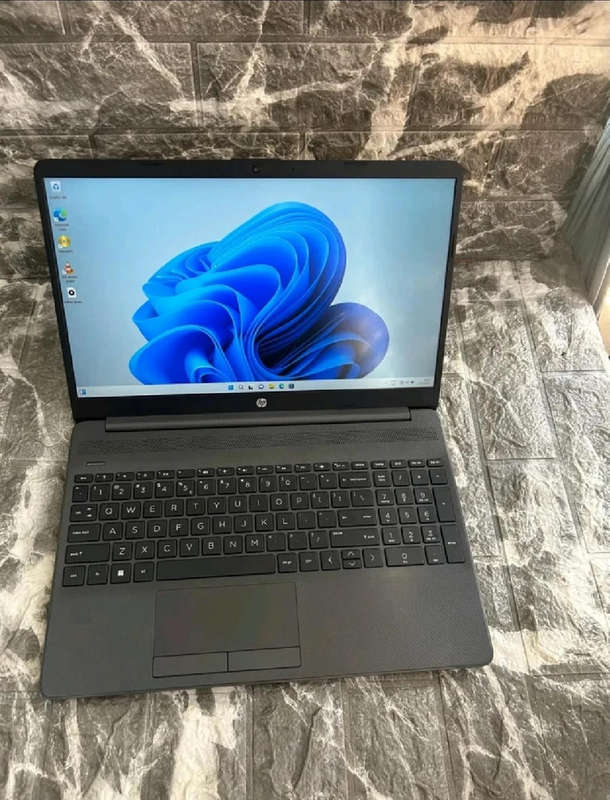 11TH GEN CORE I3 HP 250 G9 LAPTOP  8GB  RAM