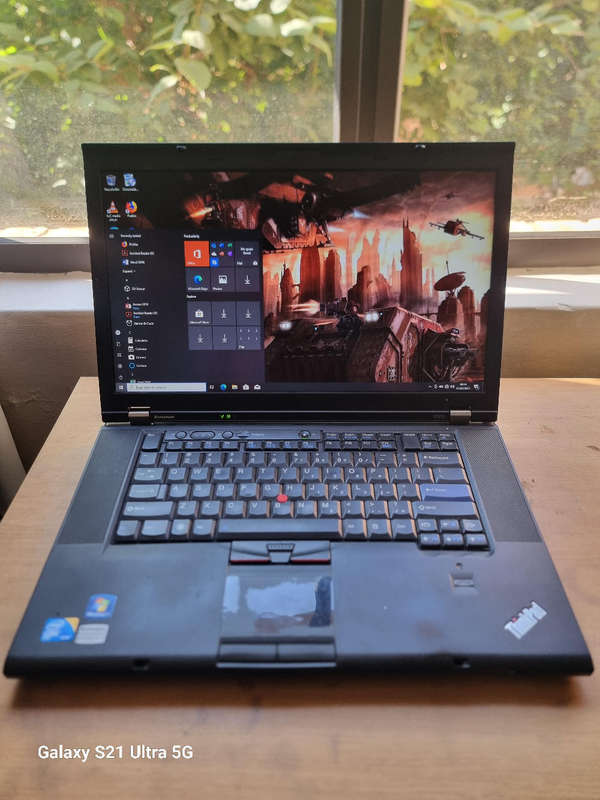 CORE I7 LENOVO THINKPAD W520 LAPTOP 8GB  RAM500GB HARD DRIVE 15.6INCH