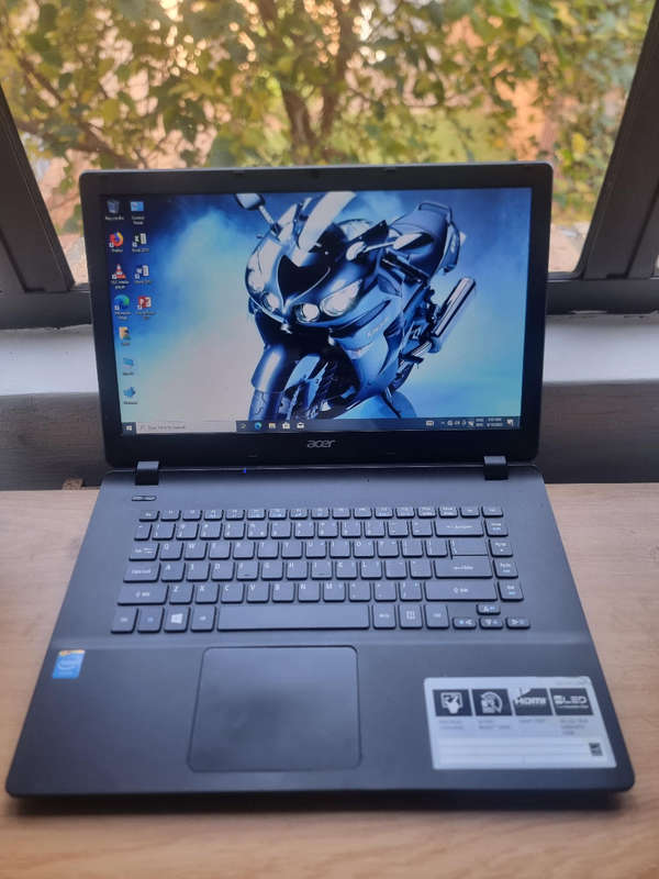 ACER ASPIRE ES1 LAPTOP INTEL CELERON 8GB RAM 500GB