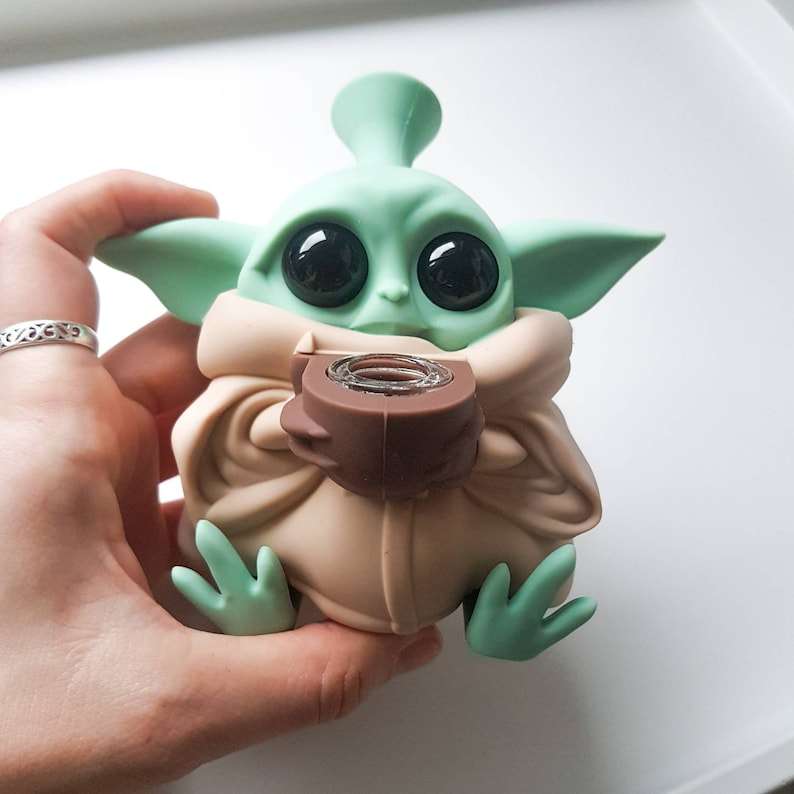 Baby Yoda Smoking Pipe with 5 Silver Screens | Silicone Pipe, Star Wars Gift, Smokers Gift,