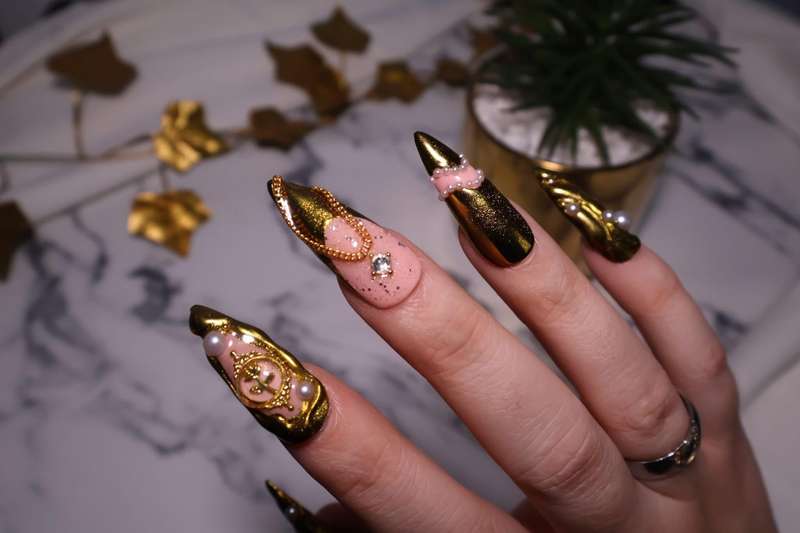 Gold Elegance Press-On Nails + Gold Lip Gloss