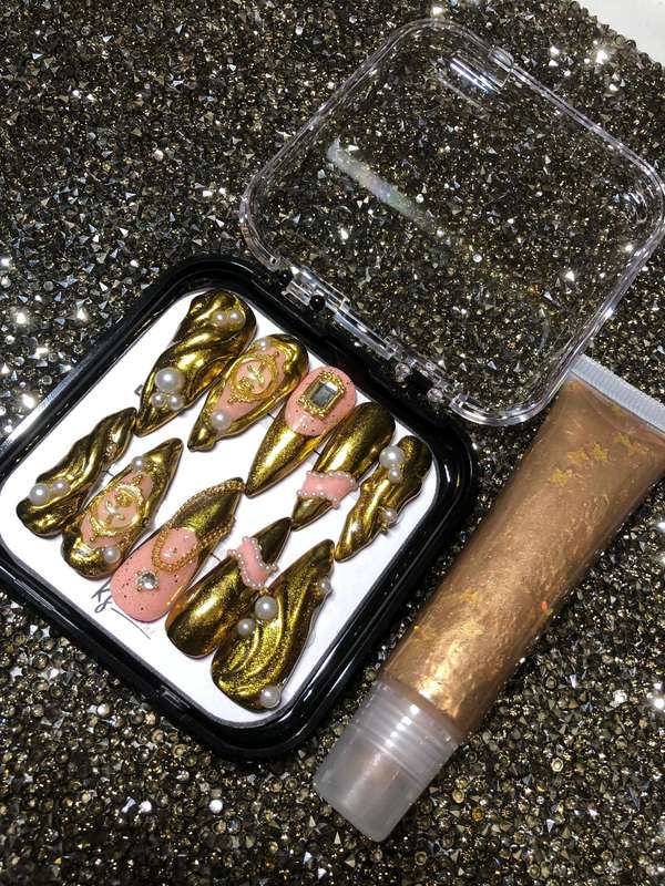 Gold Elegance Press-On Nails + Gold Lip Gloss