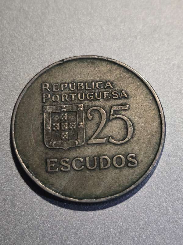 25 Portugal Escudos 1984