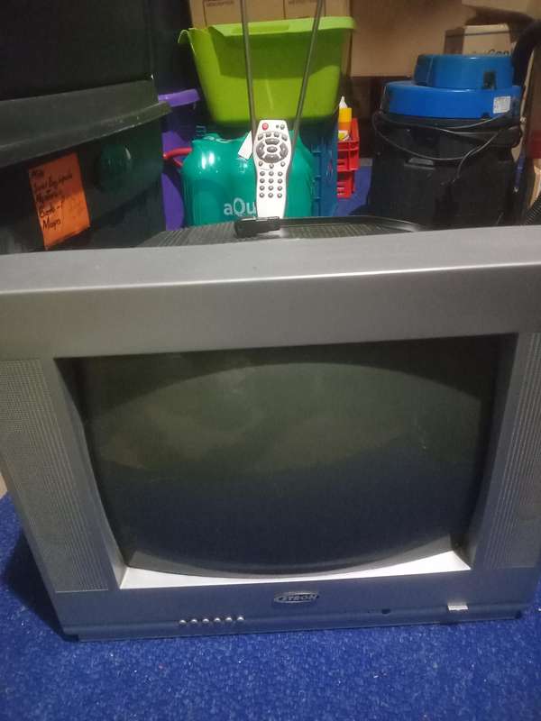 TV - 37cm colour TV - Etron model E1499