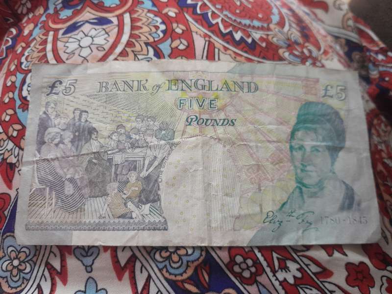 1780-1845 Queen Elizabeth 5 Pound
