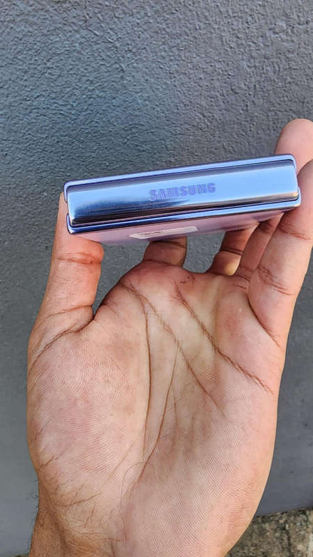 Samsung Galaxy Z Flip 4