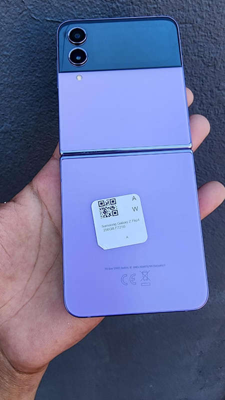 Samsung Galaxy Z Flip 4