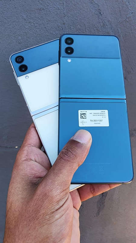 Samsung Galaxy Z Flip 3