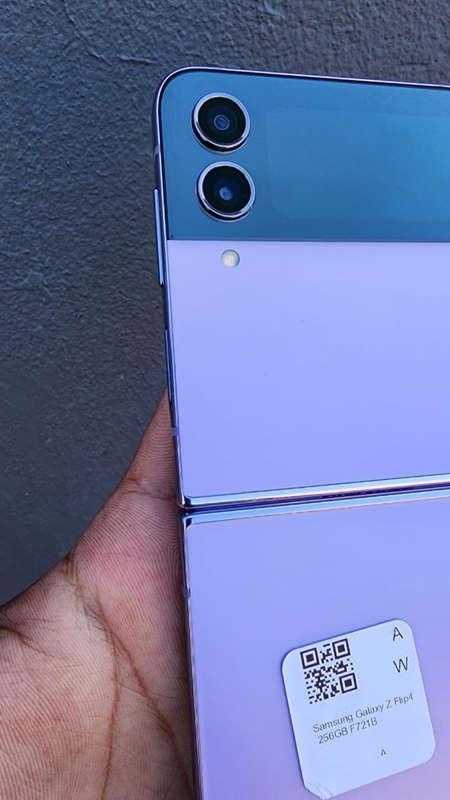 Samsung Galaxy Z Flip 4