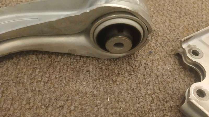 Mercedes Benz W211 E200K upper control arms