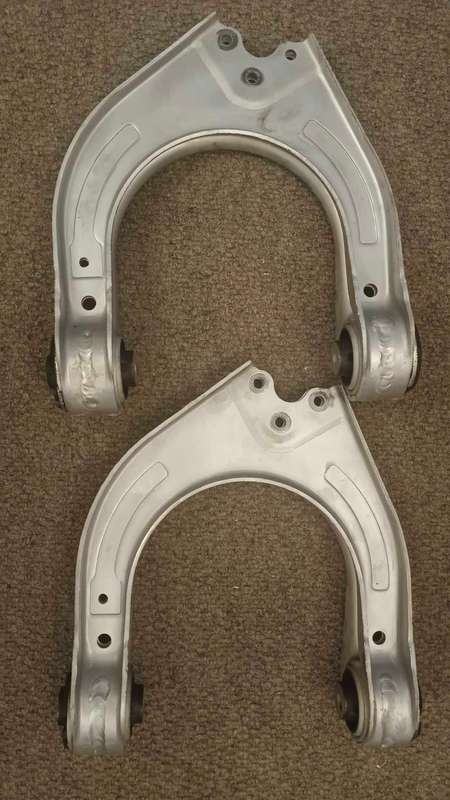 Mercedes Benz W211 E200K upper control arms