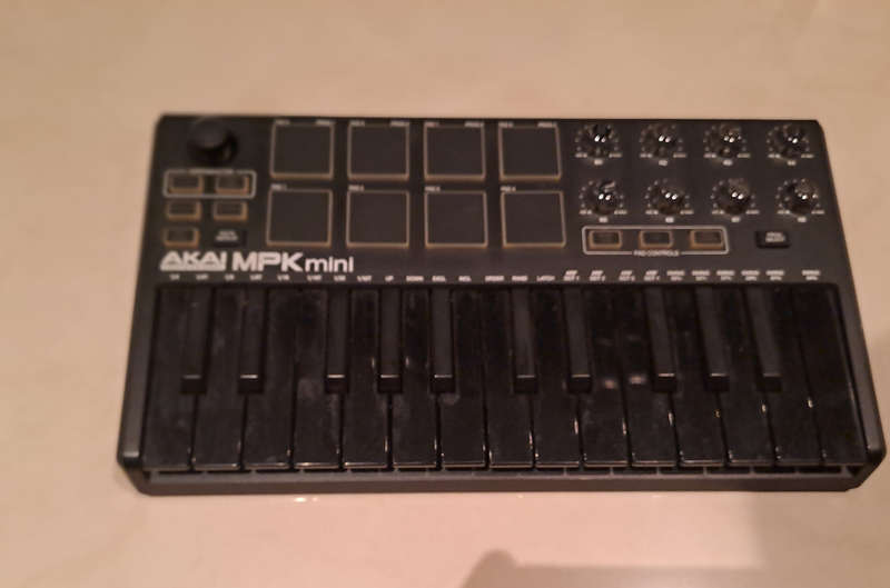 AKAI MPK MINI MKIII MIDI Controller
