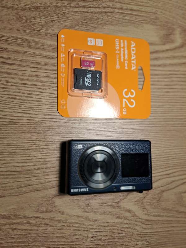 Samsung DV180 digital camera