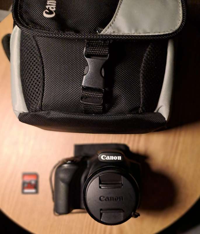 NEW CANON SX520HS Digital Bridge camera
