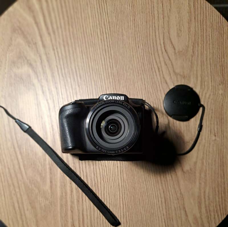 CANON SX430IS BRIDGE CAMERA (BASICALLY NEW)