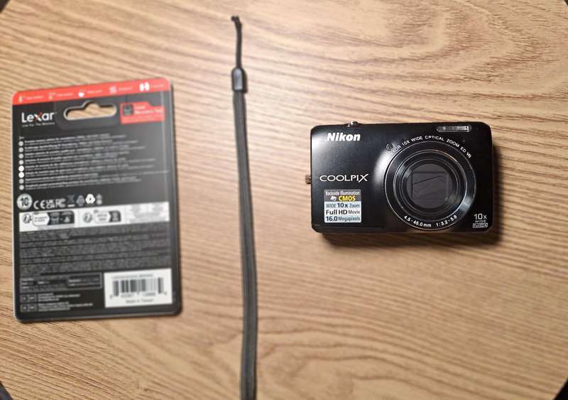 NIKON S6300 DIGITAL CAMERA