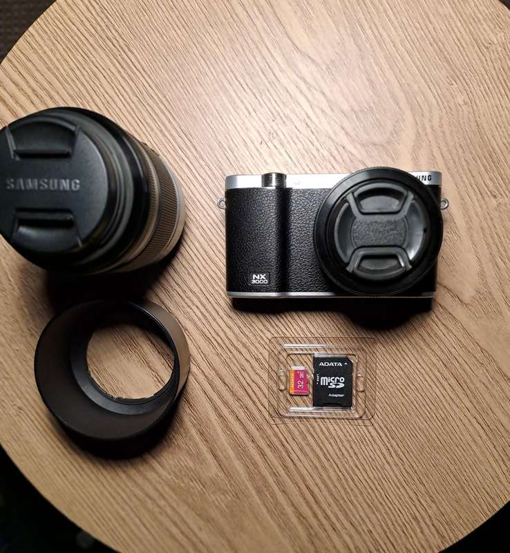Pristine SAMSUNG NX3000 MIRRORLESS CAMERA