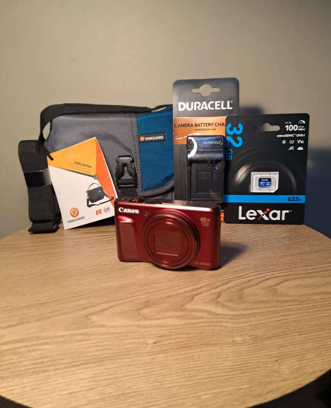 NEW CANON POWERSHOT SX720HS BUNDLE
