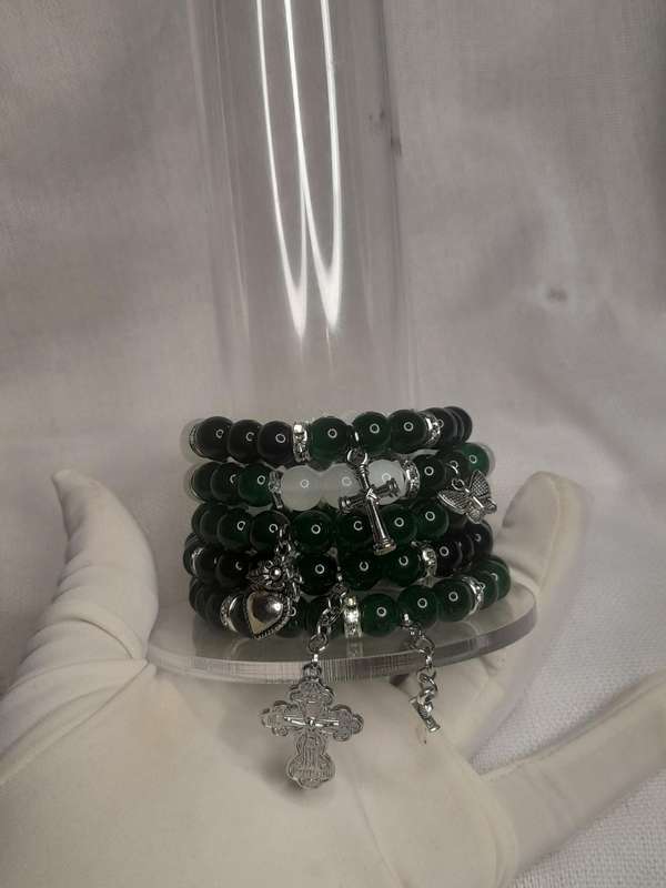 Charm Bracelet Set  Elegant Green Beaded Stack (5 Pieces)