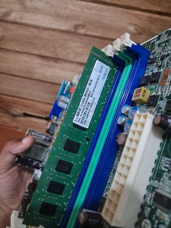 Lenovo IS6XM Rev: 1.0 Motherboard, Intel Core i3 2100 CPU + CPU Fan and 4GB DDR3 RAM, M81 & M91 M91p