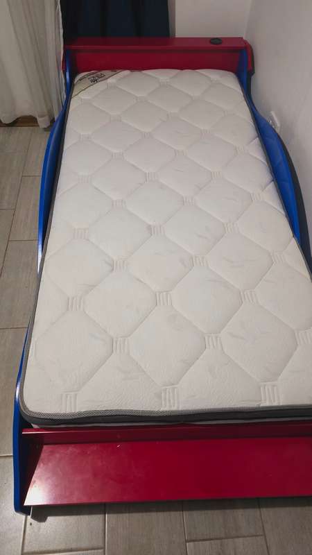 CAR BED FOR BOYS WITH SINGLE BED MATTRESS
