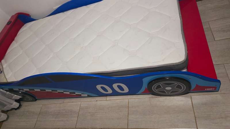 CAR BED FOR BOYS WITH SINGLE BED MATTRESS