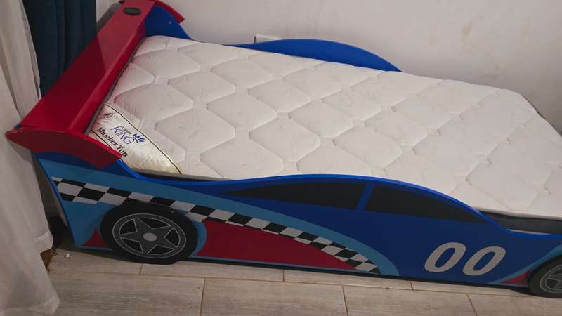 CAR BED FOR BOYS WITH SINGLE BED MATTRESS