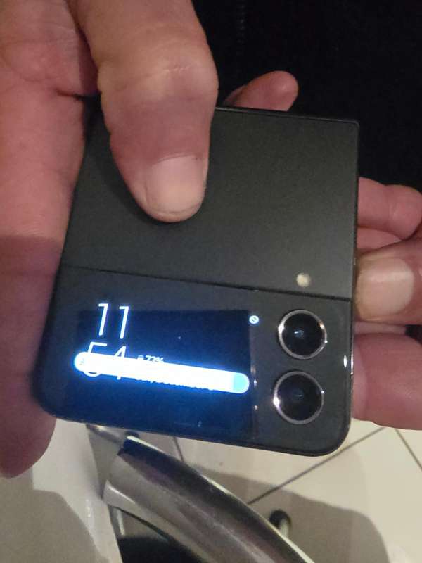 ZF4003 SAMSUNG Z FLIP 4 - SPARES OR REPAIRS