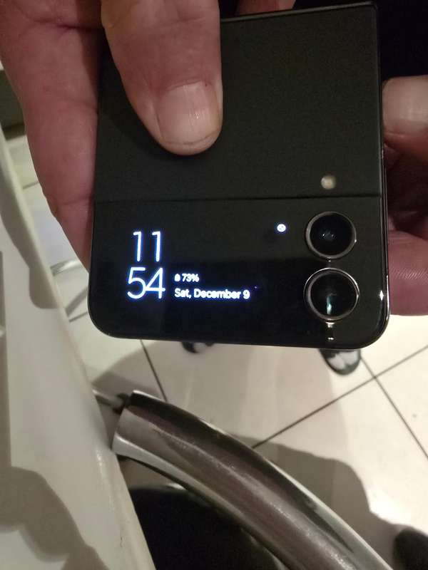 ZF4003 SAMSUNG Z FLIP 4 - SPARES OR REPAIRS