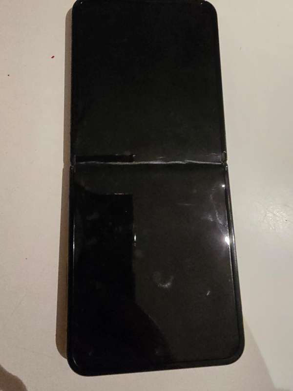 ZF4003 SAMSUNG Z FLIP 4 - SPARES OR REPAIRS